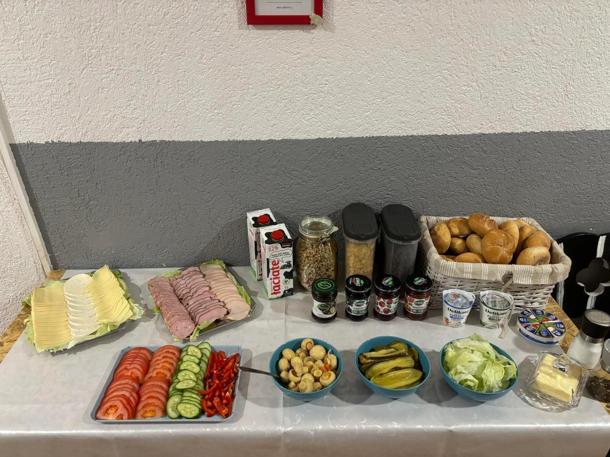 Flyfly Hostel , Darmowy Parking , Rezerwuj Przez Urzadzenia Mobilne -10 Procent - Wroclaw, Wroclaw